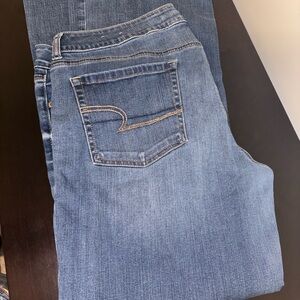 American Eagle favorite boyfriend Blue Jeans